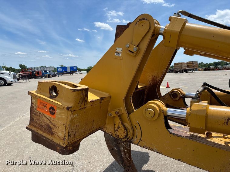 image for item FC1695 2018 Caterpillar D8T dozer
