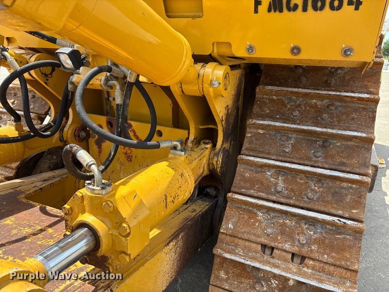 image for item FC1695 2018 Caterpillar D8T dozer