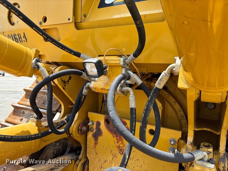 image for item FC1695 2018 Caterpillar D8T dozer