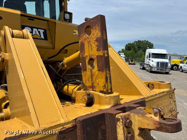 image for item FC1695 2018 Caterpillar D8T dozer