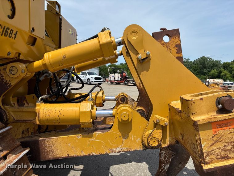 image for item FC1695 2018 Caterpillar D8T dozer