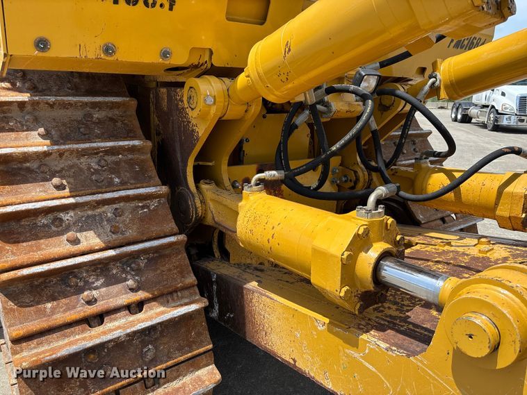 image for item FC1695 2018 Caterpillar D8T dozer