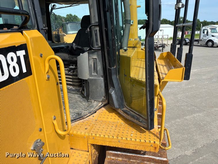 image for item FC1695 2018 Caterpillar D8T dozer
