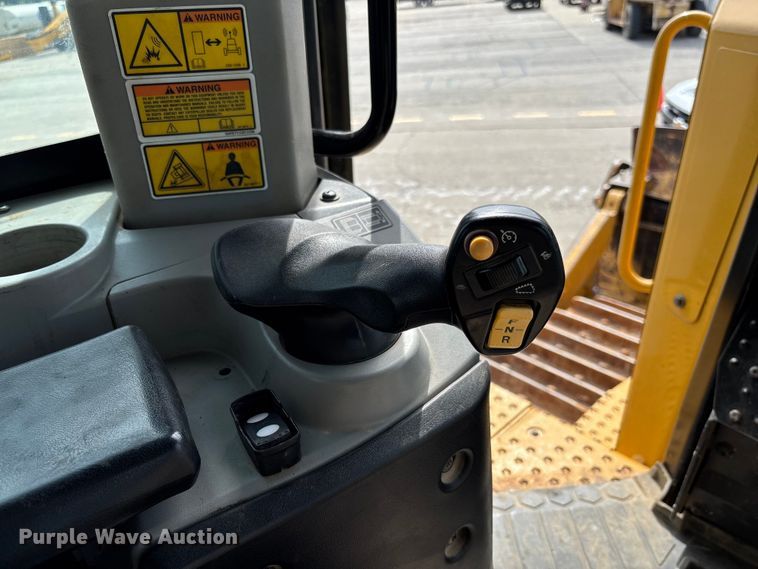 image for item FC1695 2018 Caterpillar D8T dozer