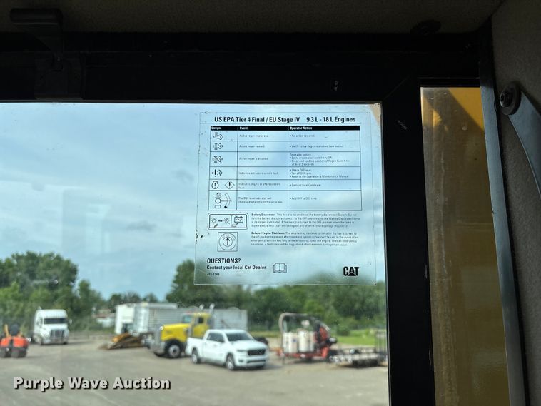 image for item FC1695 2018 Caterpillar D8T dozer