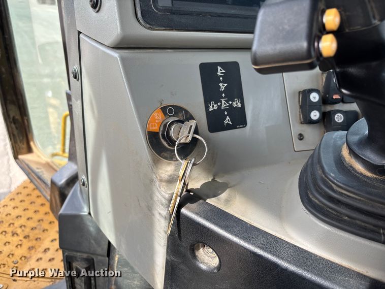 image for item FC1695 2018 Caterpillar D8T dozer