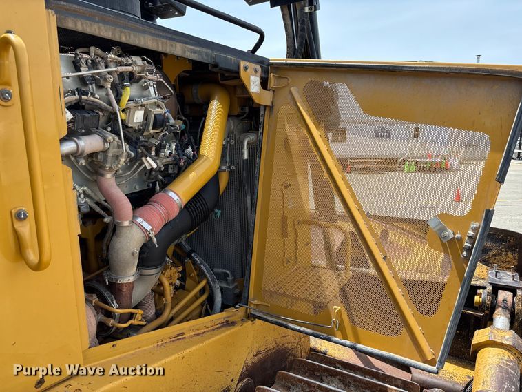 image for item FC1695 2018 Caterpillar D8T dozer
