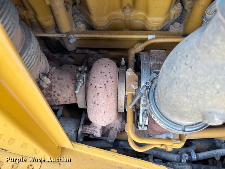 image for item FC1695 2018 Caterpillar D8T dozer
