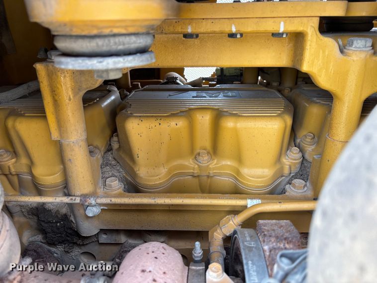 image for item FC1695 2018 Caterpillar D8T dozer