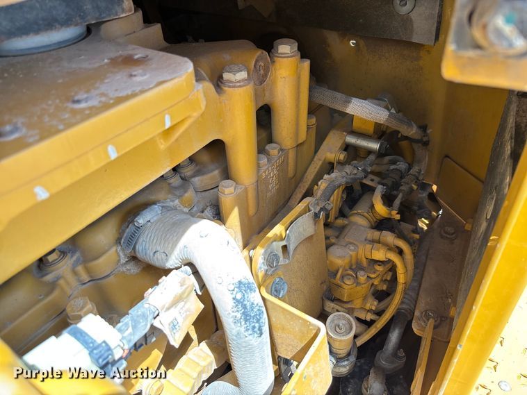 image for item FC1695 2018 Caterpillar D8T dozer