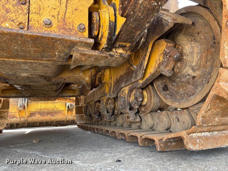 image for item FC1695 2018 Caterpillar D8T dozer