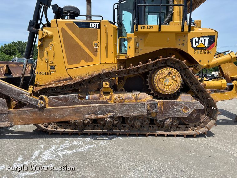 image for item FC1695 2018 Caterpillar D8T dozer