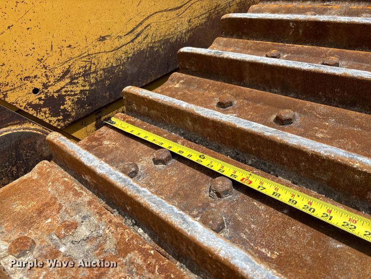 image for item FC1695 2018 Caterpillar D8T dozer