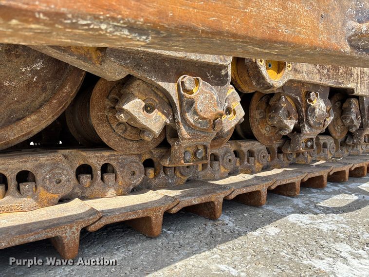image for item FC1695 2018 Caterpillar D8T dozer
