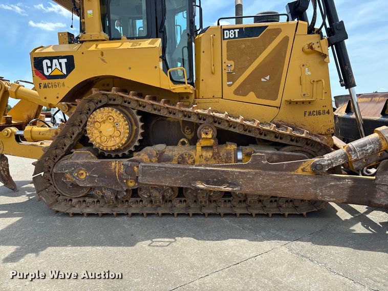 image for item FC1695 2018 Caterpillar D8T dozer