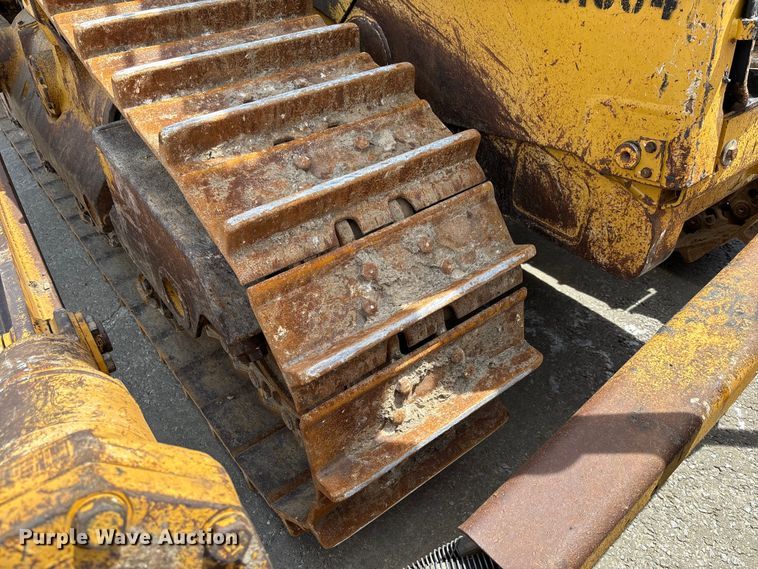 image for item FC1695 2018 Caterpillar D8T dozer