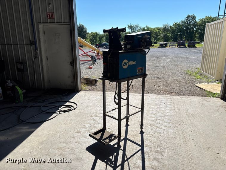 image for item FC1710 Miller Invision 456P welder/generator