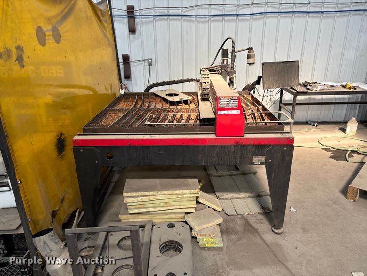 image for item FC1714 Lincoln 4400 Torchmate plasma table