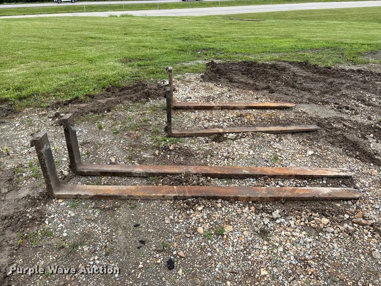 image for item FC1753 (2) sets of wheel loader forks