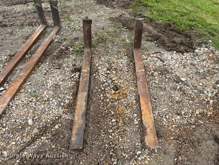 image for item FC1753 (2) sets of wheel loader forks