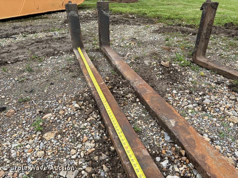 image for item FC1753 (2) sets of wheel loader forks