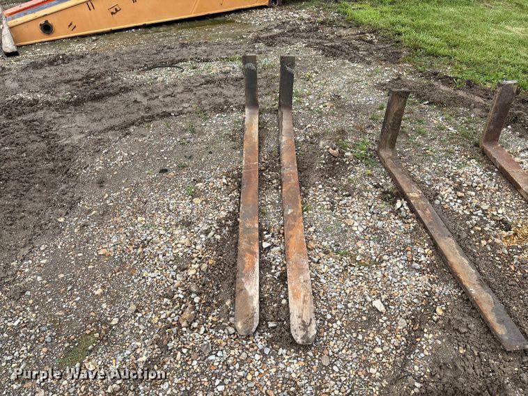 image for item FC1753 (2) sets of wheel loader forks