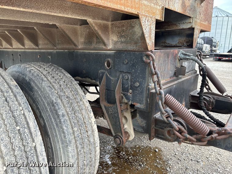 image for item FC1756 1979 end dump pup trailer