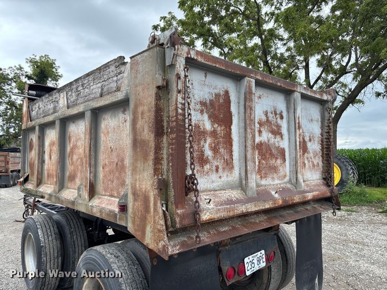 image for item FC1756 1979 end dump pup trailer