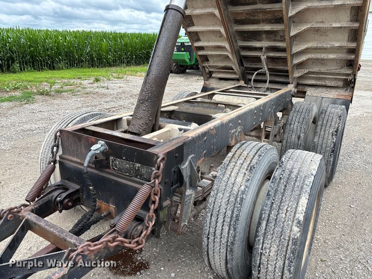 image for item FC1756 1979 end dump pup trailer