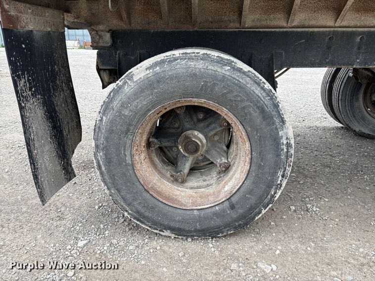 image for item FC1756 1979 end dump pup trailer