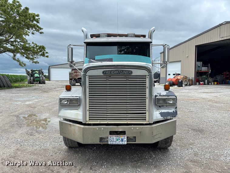 image for item FC1757 1993 Freightliner FLD120 dump truck