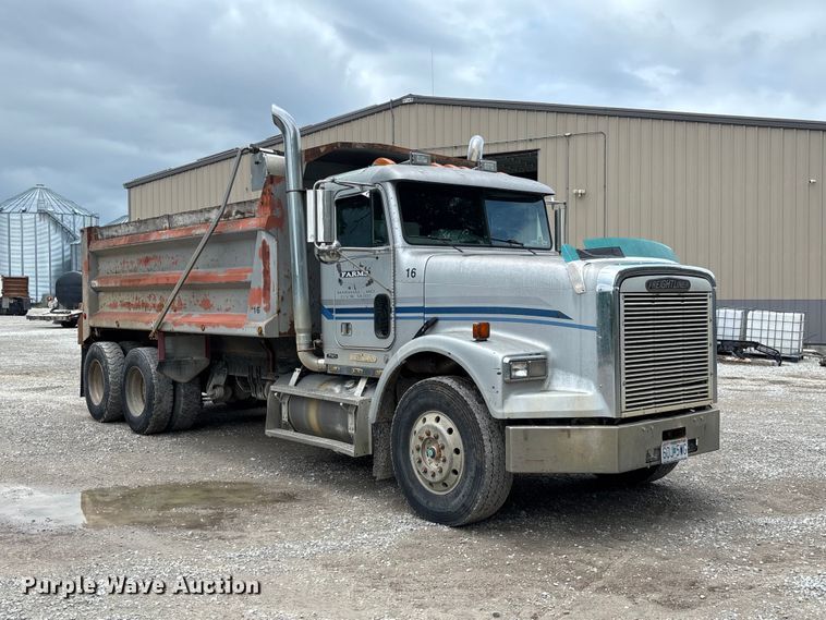 image for item FC1757 1993 Freightliner FLD120 dump truck