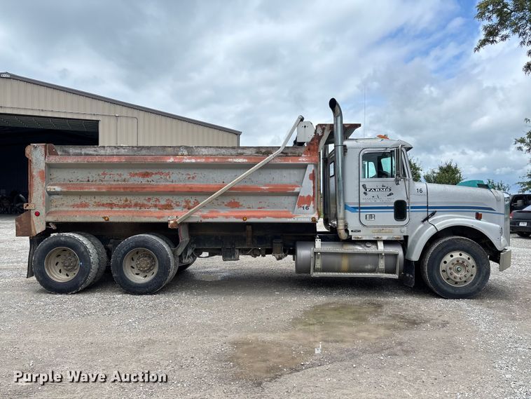 image for item FC1757 1993 Freightliner FLD120 dump truck