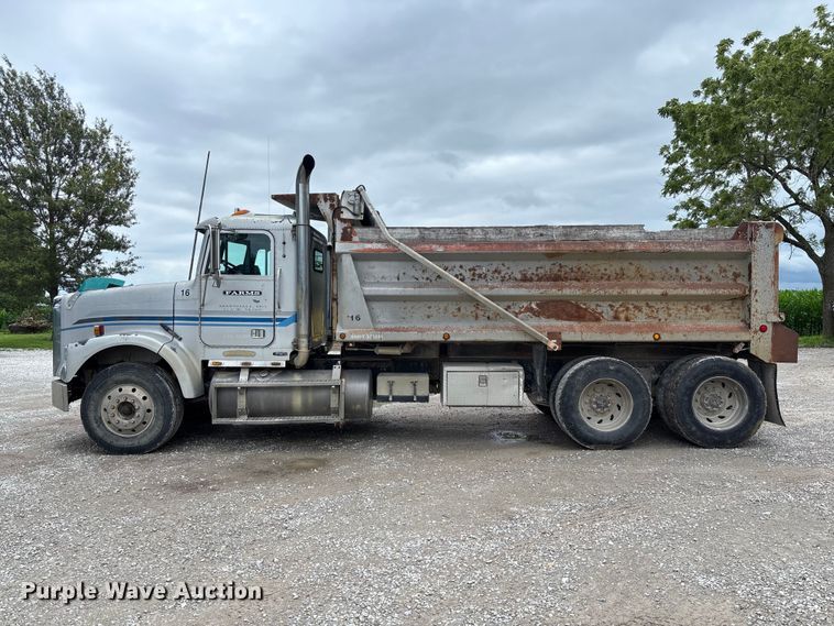 image for item FC1757 1993 Freightliner FLD120 dump truck