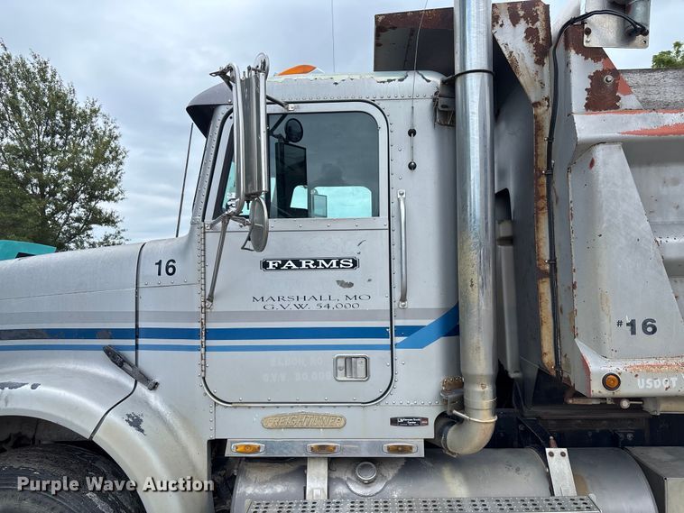 image for item FC1757 1993 Freightliner FLD120 dump truck