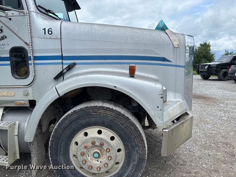 image for item FC1757 1993 Freightliner FLD120 dump truck