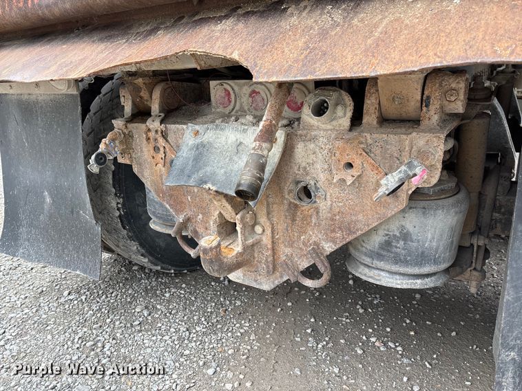 image for item FC1757 1993 Freightliner FLD120 dump truck
