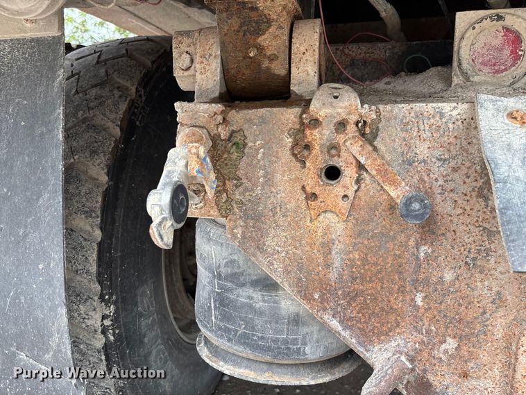 image for item FC1757 1993 Freightliner FLD120 dump truck