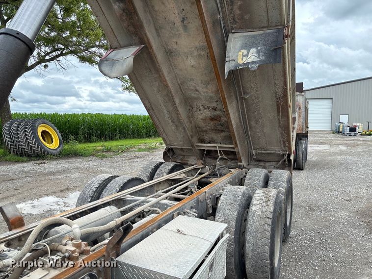 image for item FC1757 1993 Freightliner FLD120 dump truck