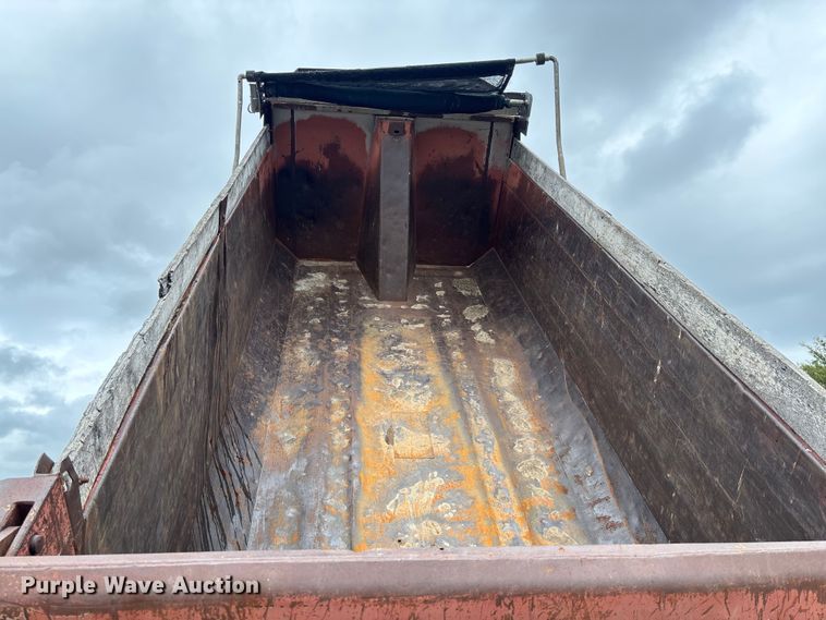 image for item FC1757 1993 Freightliner FLD120 dump truck