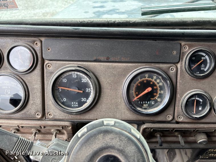 image for item FC1757 1993 Freightliner FLD120 dump truck