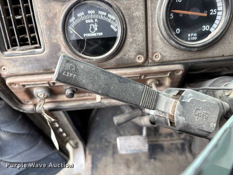 image for item FC1757 1993 Freightliner FLD120 dump truck