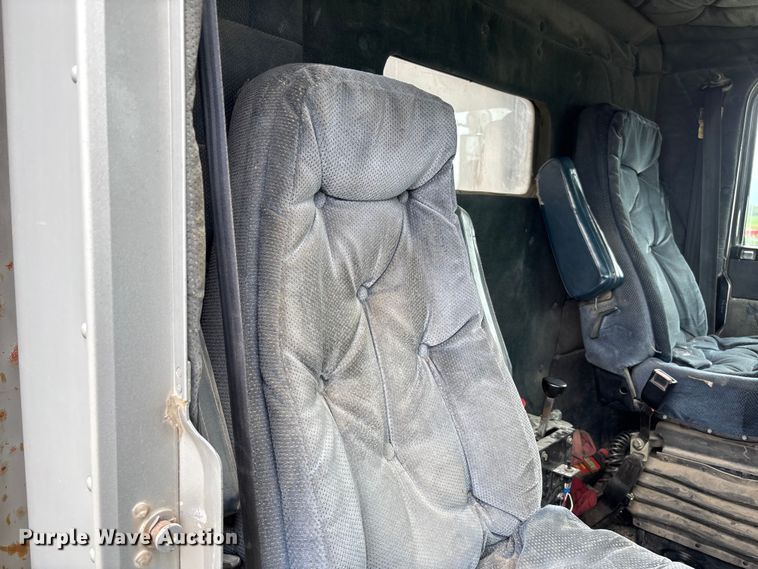 image for item FC1757 1993 Freightliner FLD120 dump truck