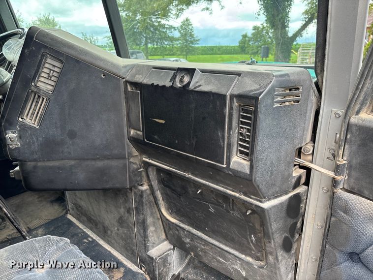 image for item FC1757 1993 Freightliner FLD120 dump truck
