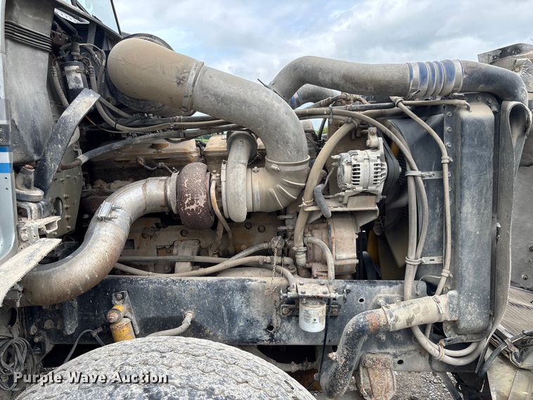 image for item FC1757 1993 Freightliner FLD120 dump truck