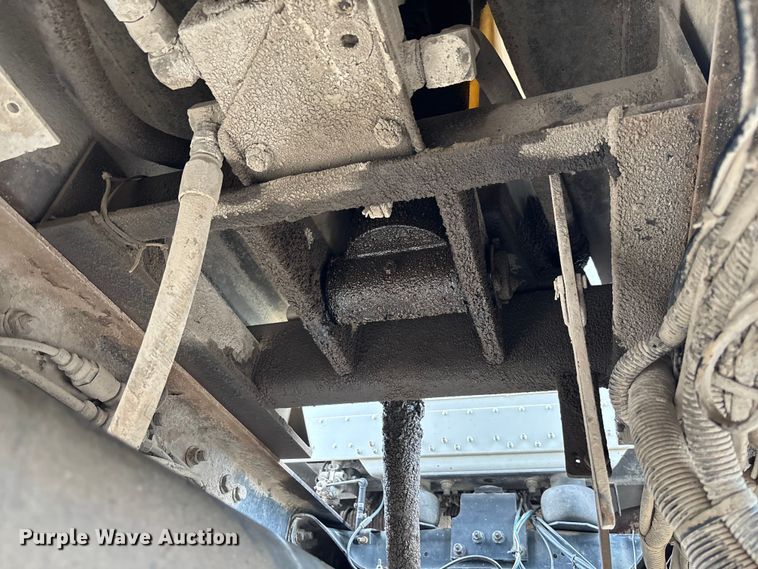 image for item FC1757 1993 Freightliner FLD120 dump truck