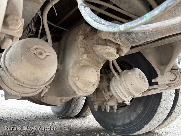 image for item FC1757 1993 Freightliner FLD120 dump truck