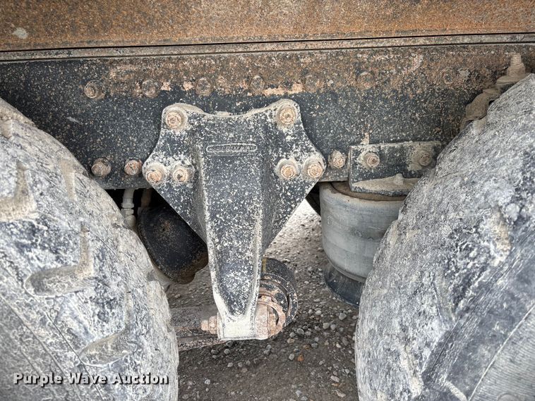 image for item FC1757 1993 Freightliner FLD120 dump truck