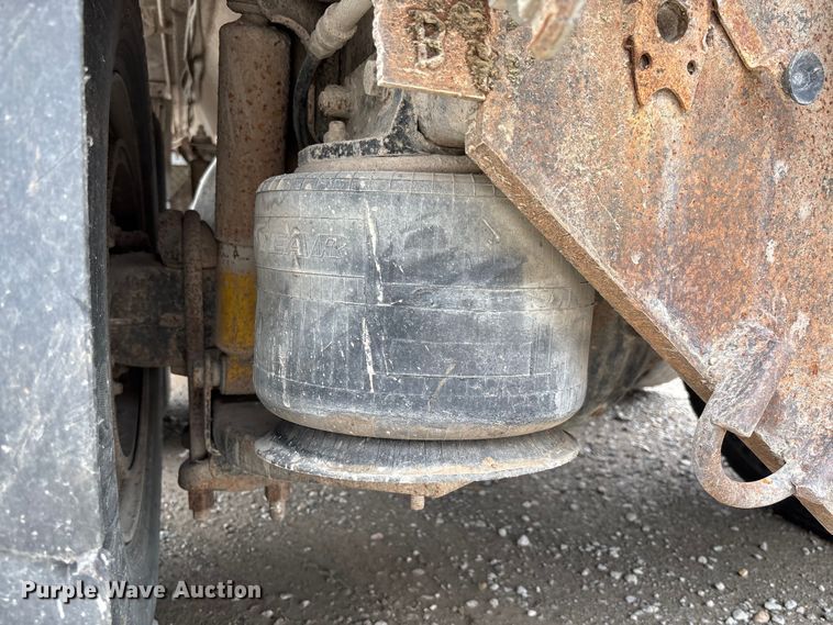 image for item FC1757 1993 Freightliner FLD120 dump truck