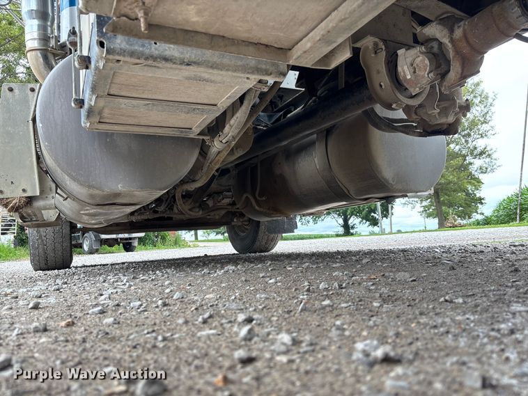 image for item FC1757 1993 Freightliner FLD120 dump truck